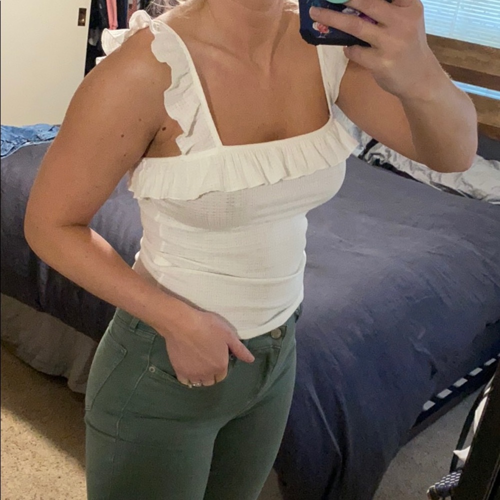 Ruffle straps crop top